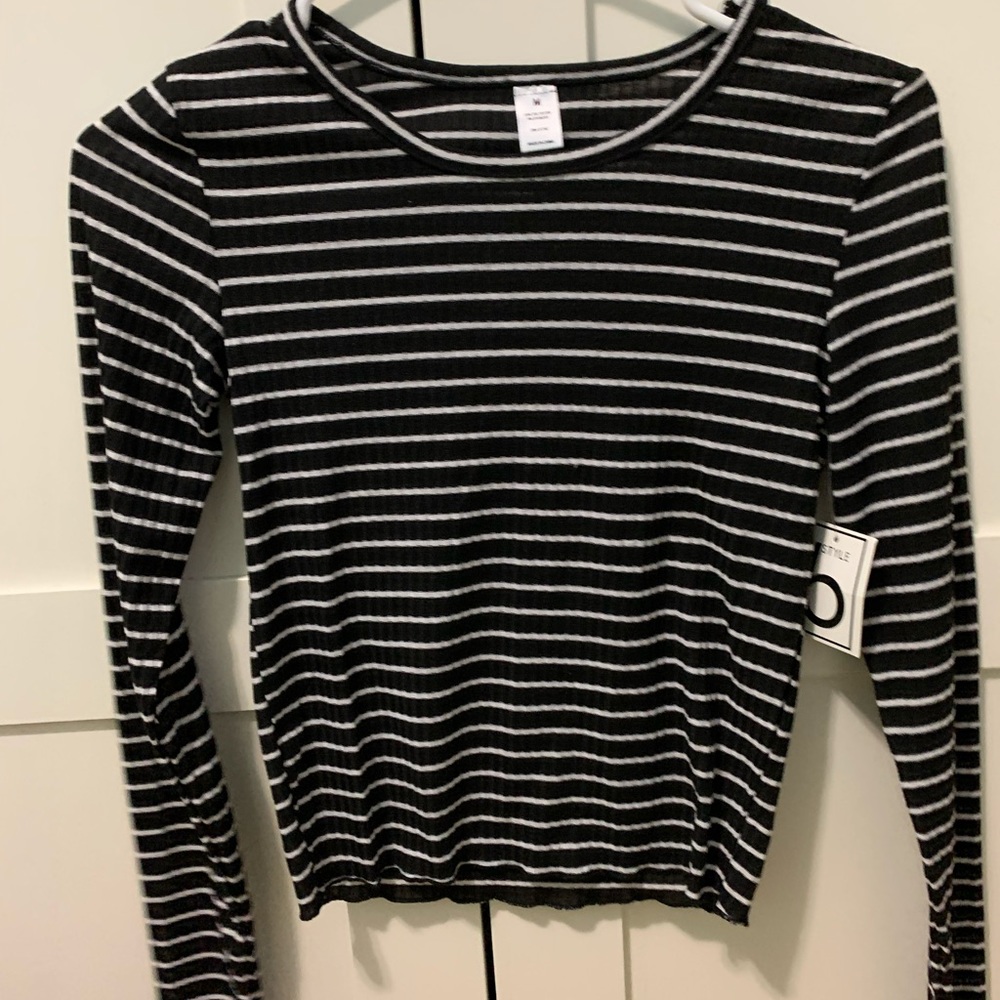 Black/white stripped long sleeve shirt!